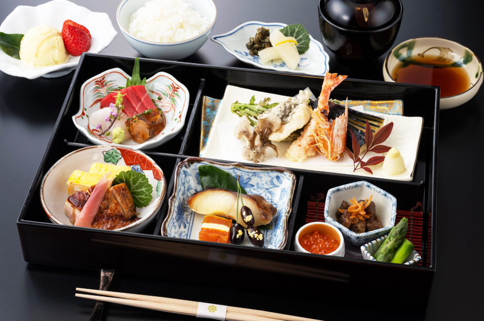 個室懐石結銀座お昼の懐石弁当